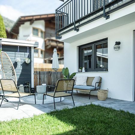 نيوستيف ام ستوبيتا Oskar Apartments المظهر الخارجي الصورة